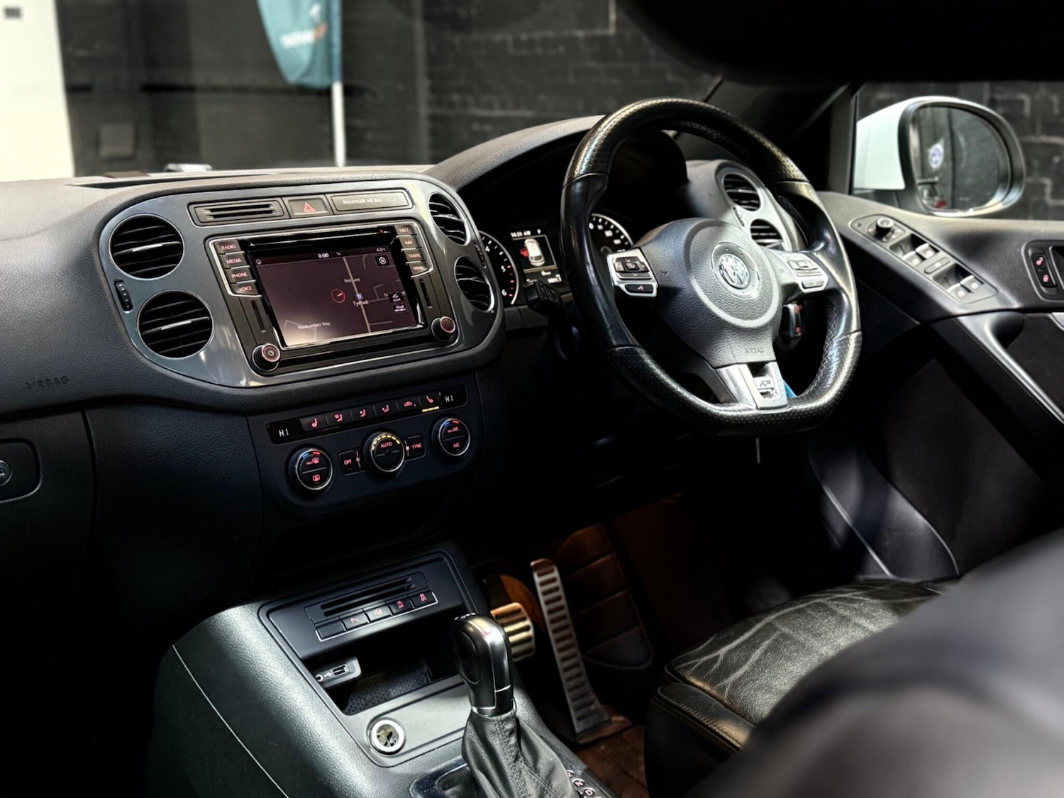 Used Volkswagen Tiguan 2015 for sale - 76632963: Photo 46