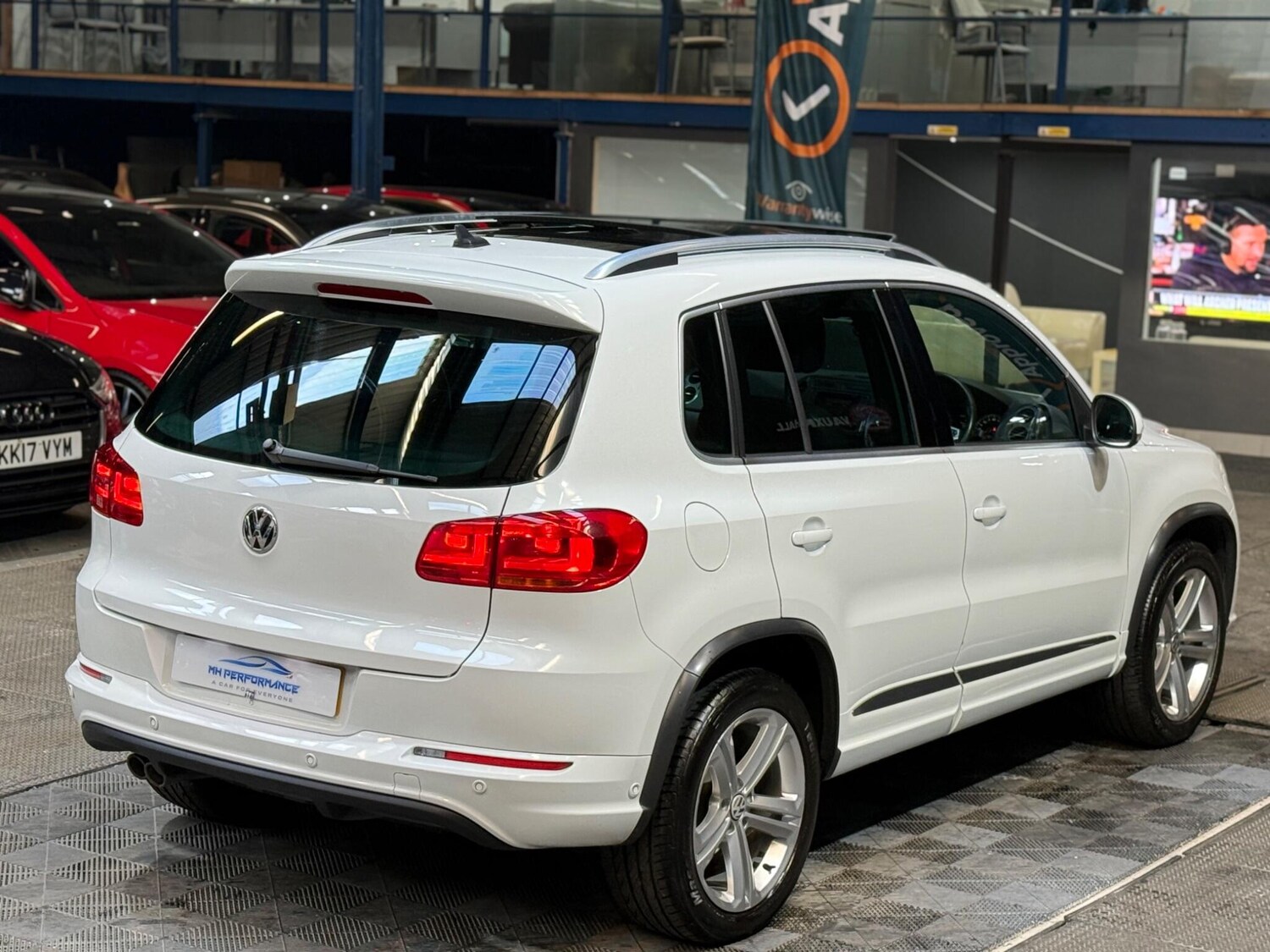 Used Volkswagen Tiguan 2015 for sale - 76632963: Photo 62