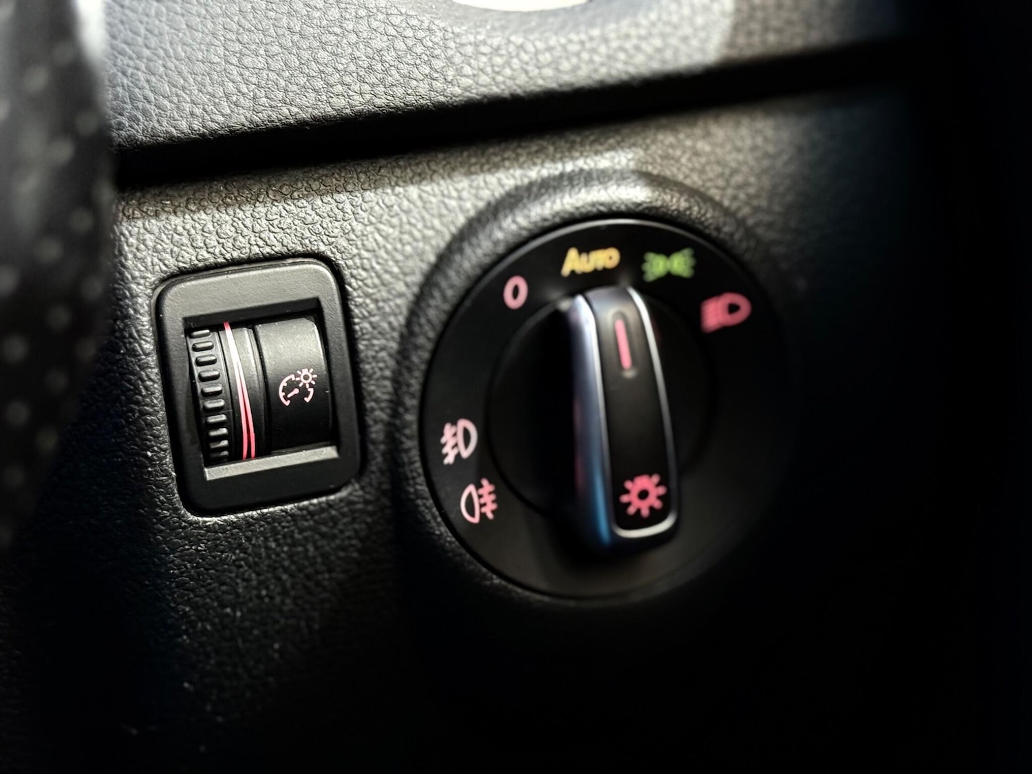 Used Volkswagen Tiguan 2015 for sale - 76632963: Photo 68