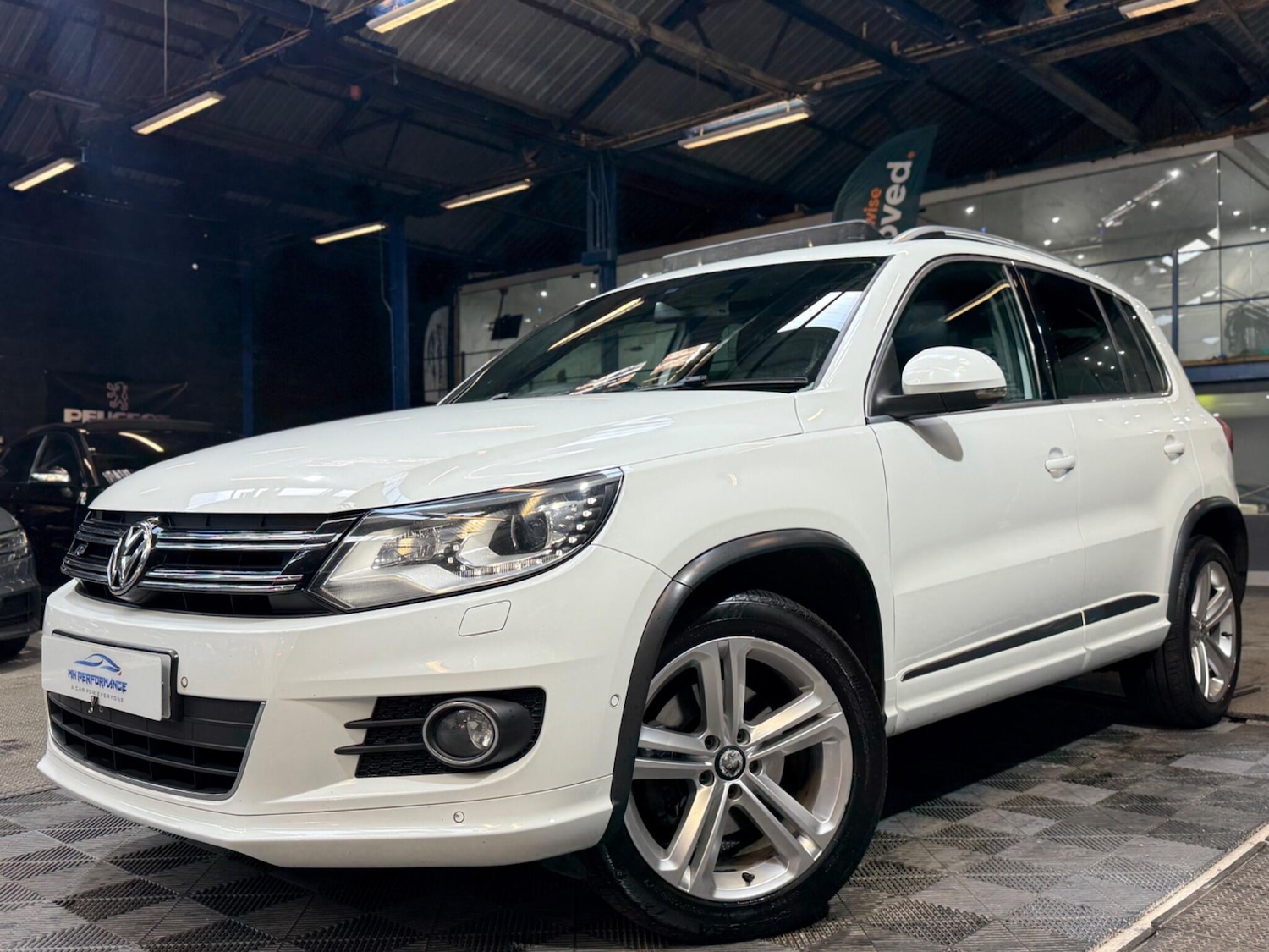 Used Volkswagen Tiguan 2015 for sale - 76632963: Photo 7