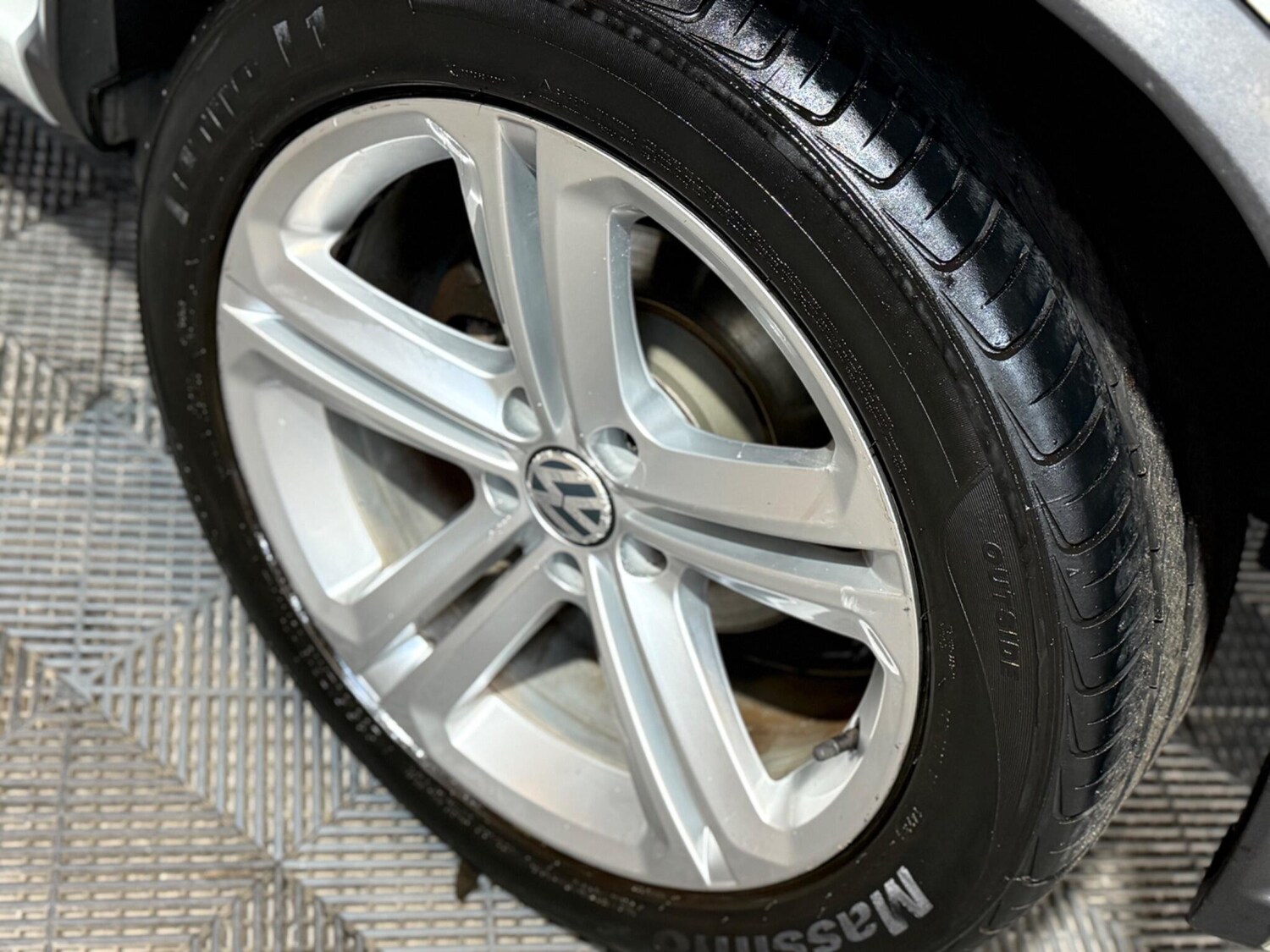 Used Volkswagen Tiguan 2015 for sale - 76632963: Photo 78