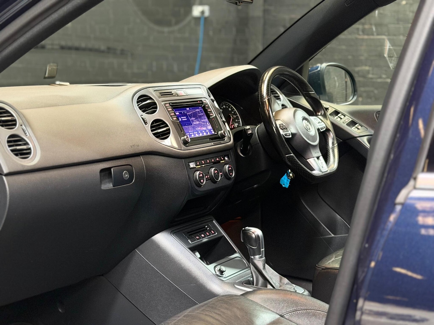 Used Volkswagen Tiguan 2015 for sale - 76714351: Photo 22