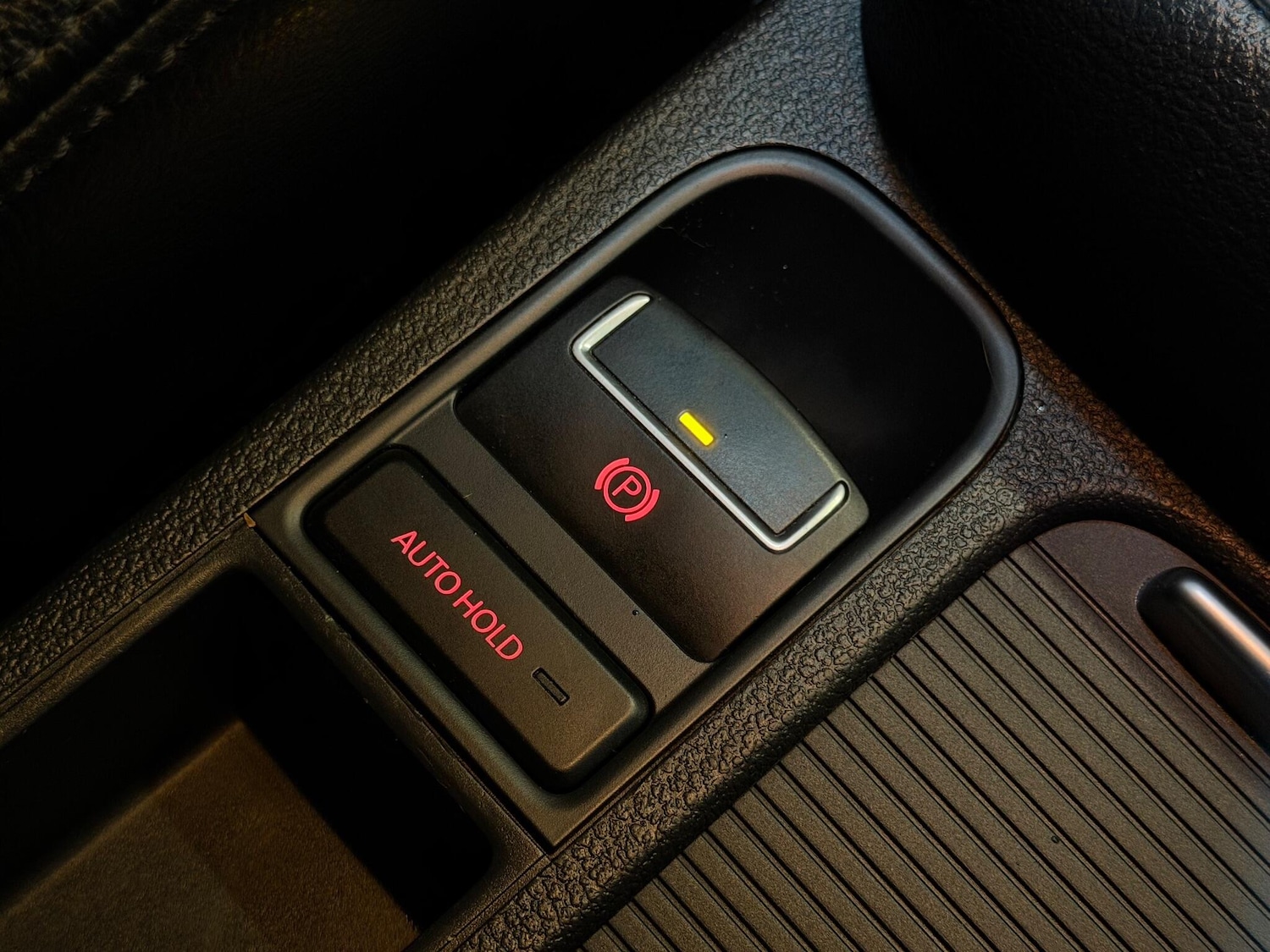 Used Volkswagen Tiguan 2015 for sale - 76714351: Photo 24