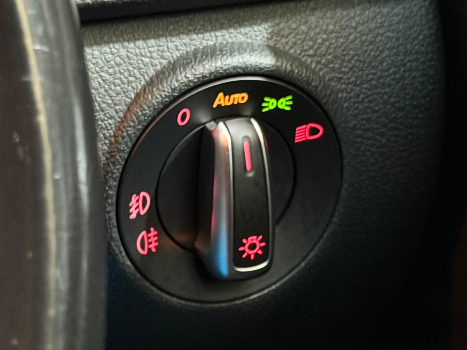 Used Volkswagen Tiguan 2015 for sale - 76714351: Photo 33