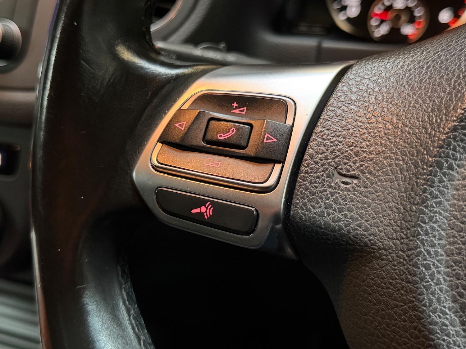 Used Volkswagen Tiguan 2015 for sale - 76714351: Photo 42