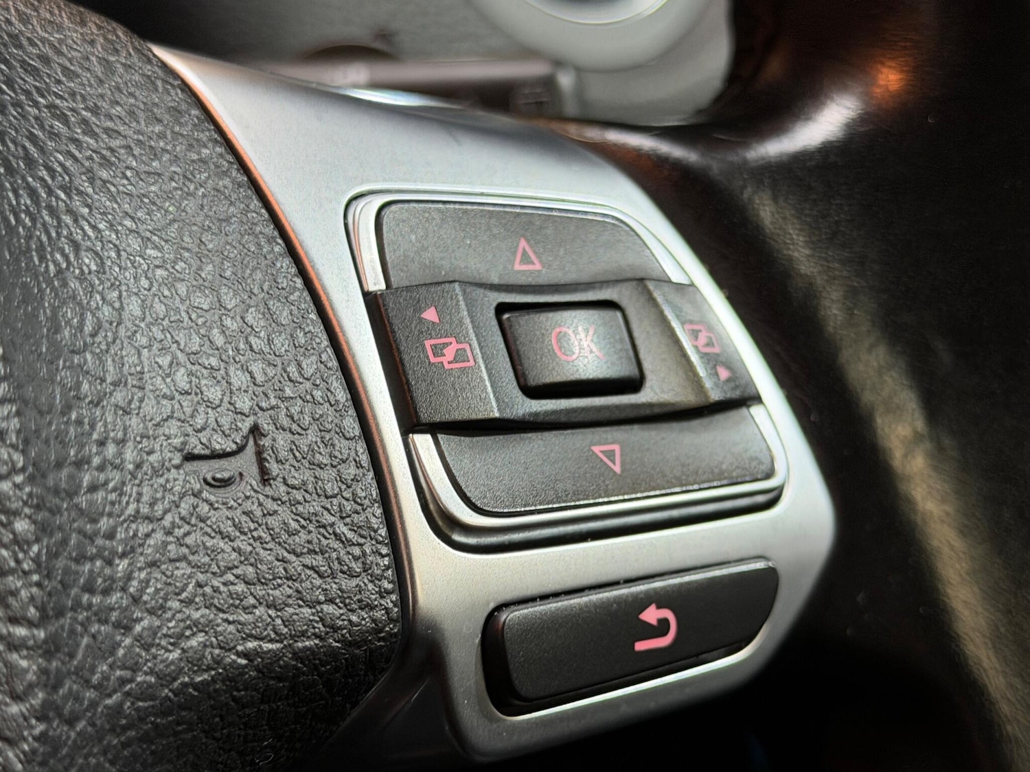 Used Volkswagen Tiguan 2015 for sale - 76714351: Photo 63