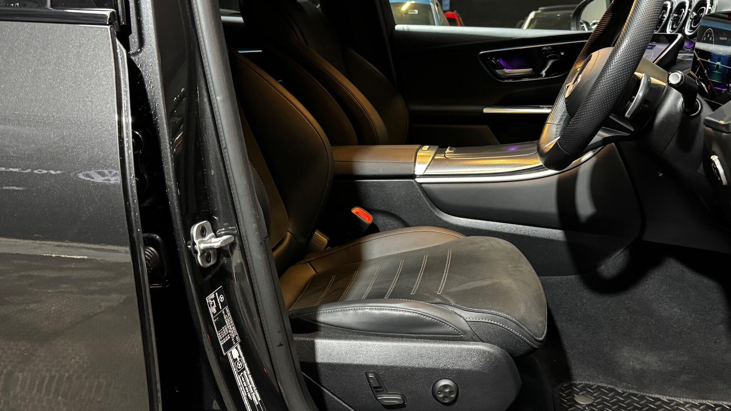 Used Mercedes-Benz GLC 2025 for sale - 77400564: Photo 36