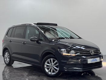Used Volkswagen Touran 2018 for sale - 78481032: Photo