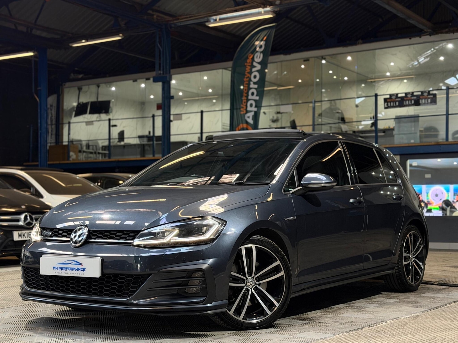 Used Volkswagen Golf 2019 for sale - 78047760: Photo 1