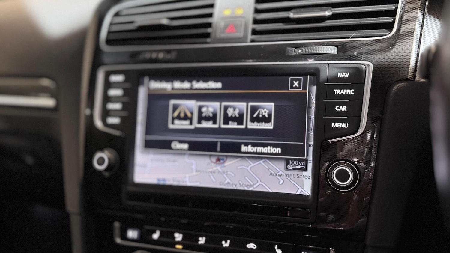 Used Volkswagen Golf 2015 for sale - 76585342: Photo 30