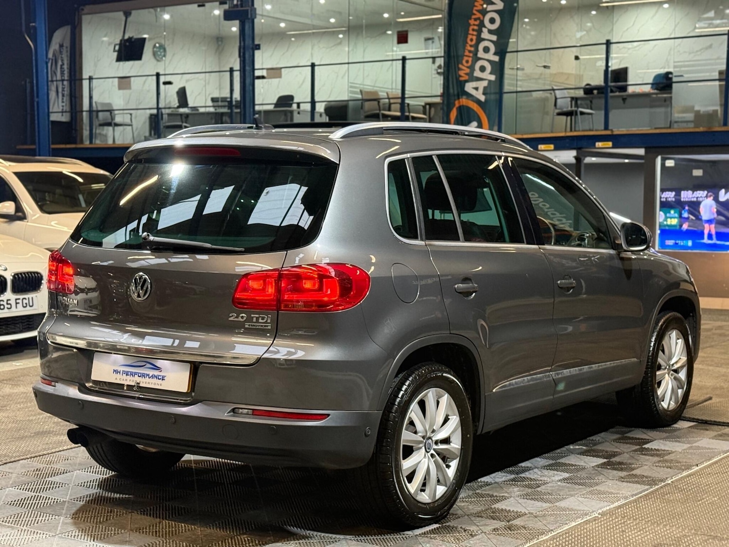 Used Volkswagen Tiguan 2014 for sale - 75904936: Photo 4