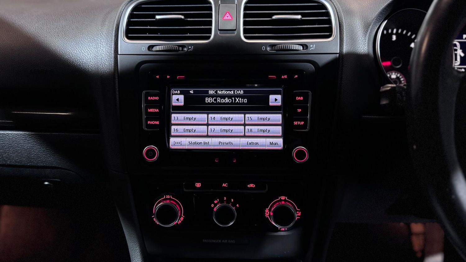 Used Volkswagen Golf 2010 for sale - 77041005: Photo 17