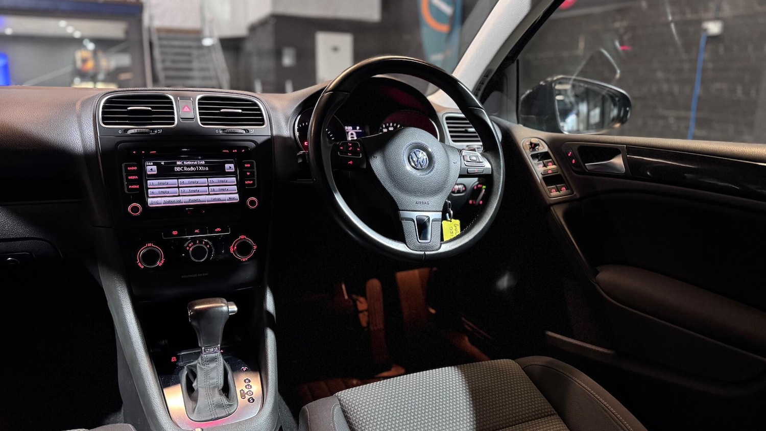 Used Volkswagen Golf 2010 for sale - 77041005: Photo 25