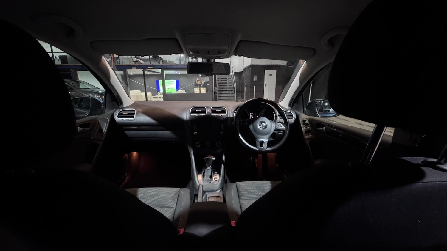 Used Volkswagen Golf 2010 for sale - 77041005: Photo 35