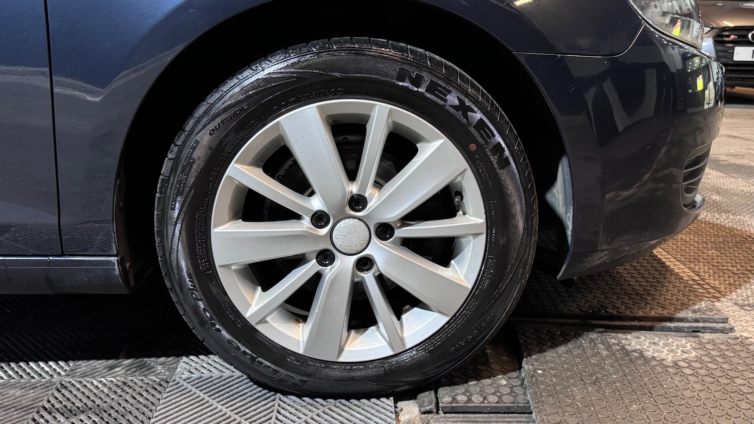 Used Volkswagen Golf 2010 for sale - 77041005: Photo 38