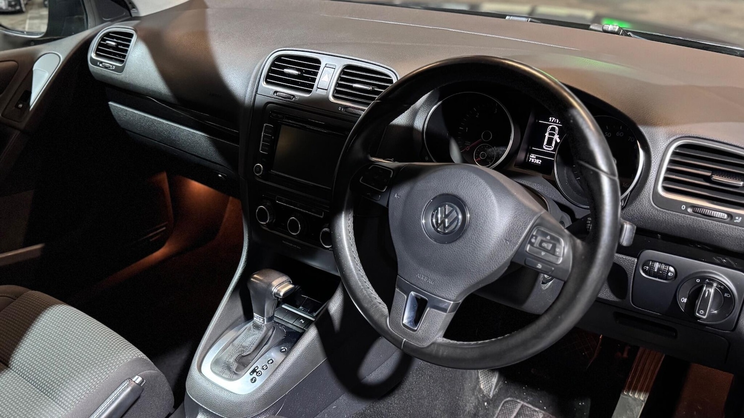 Used Volkswagen Golf 2010 for sale - 77041005: Photo 41