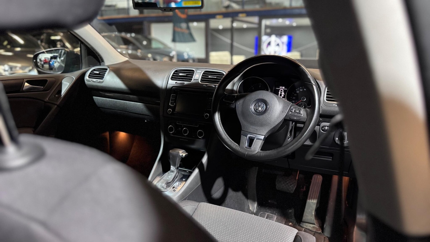 Used Volkswagen Golf 2010 for sale - 77041005: Photo 45