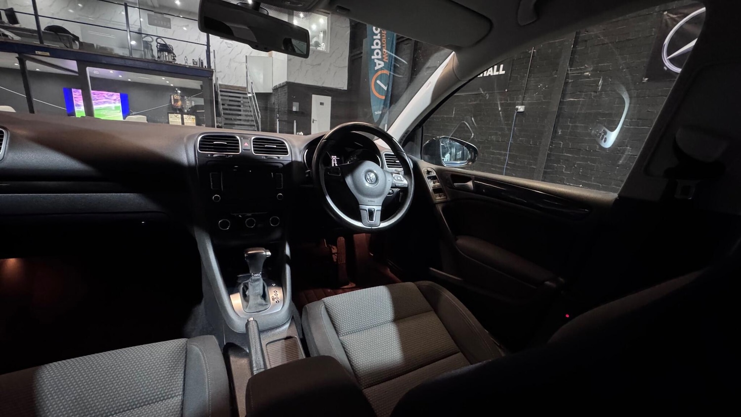 Used Volkswagen Golf 2010 for sale - 77041005: Photo 47