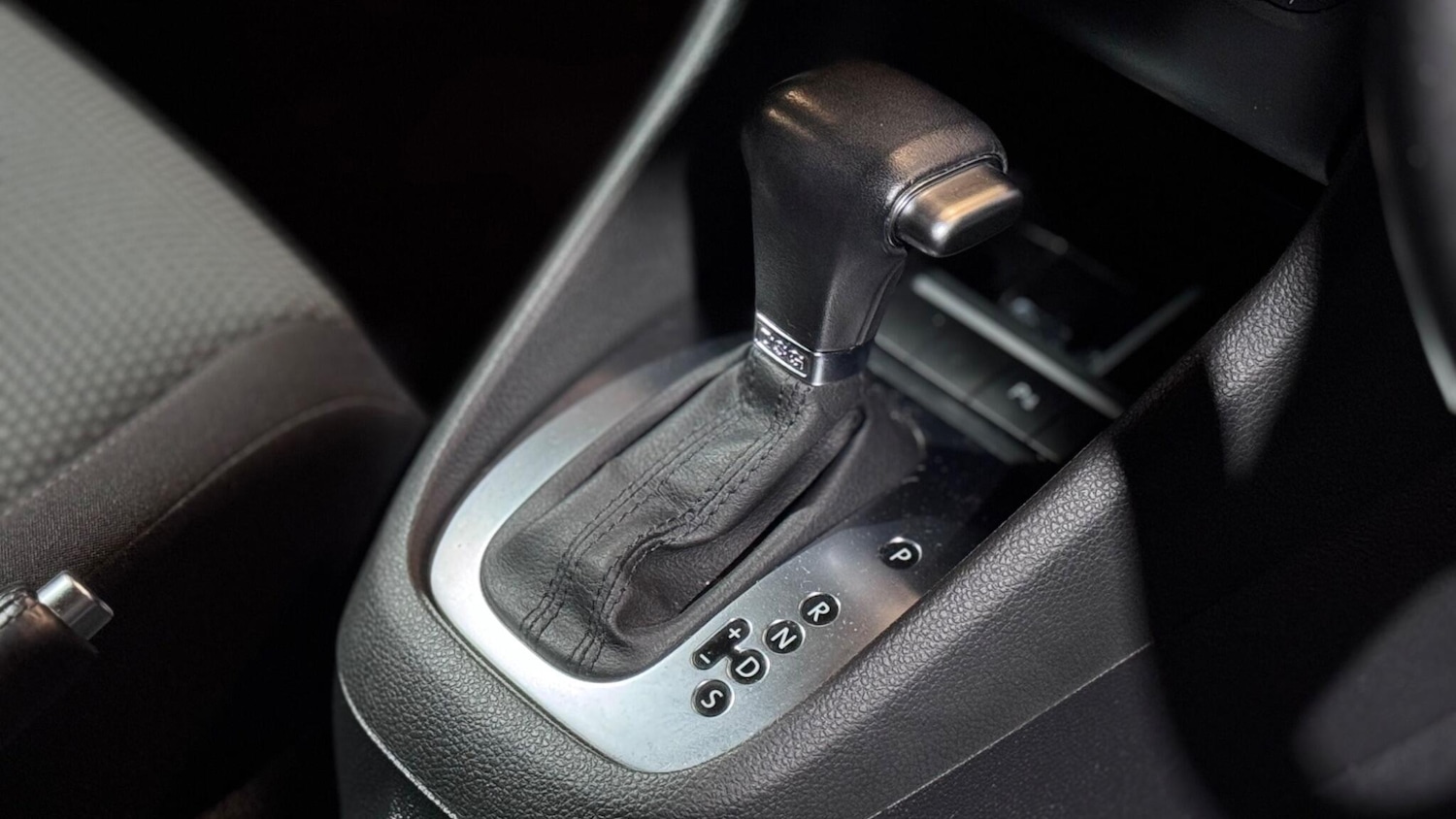 Used Volkswagen Golf 2010 for sale - 77041005: Photo 7