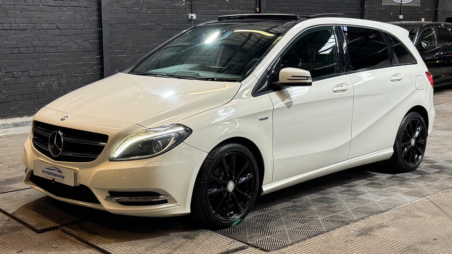 Used Mercedes-Benz B Class 2012 for sale - 77909147: Photo 17