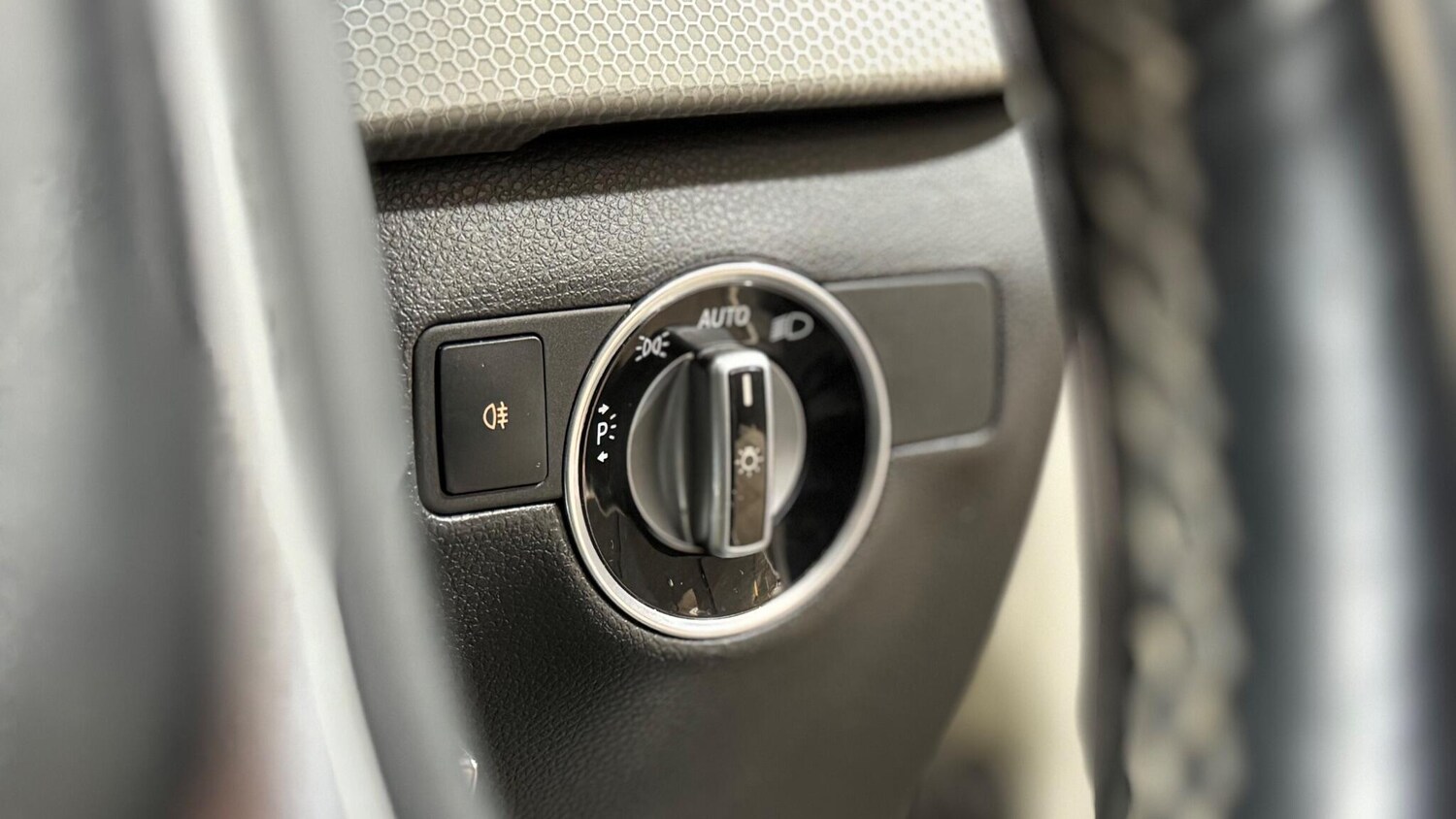 Used Mercedes-Benz B Class 2012 for sale - 77909147: Photo 25