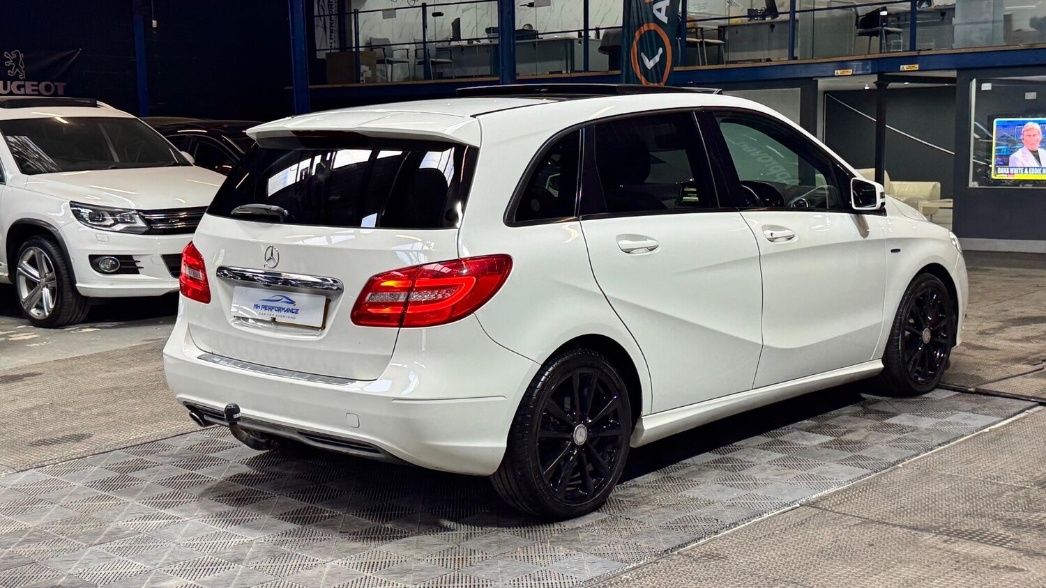 Used Mercedes-Benz B Class 2012 for sale - 77909147: Photo 42