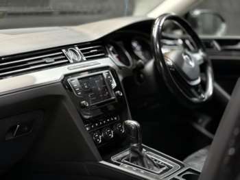 Used Volkswagen Passat 2016 for sale - 75214794: Photo