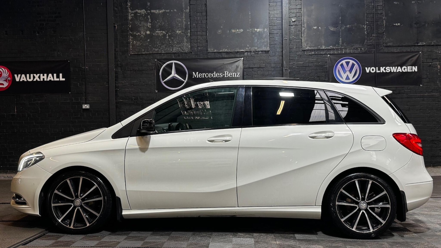 Used Mercedes-Benz B Class 2014 for sale - 77411563: Photo 10