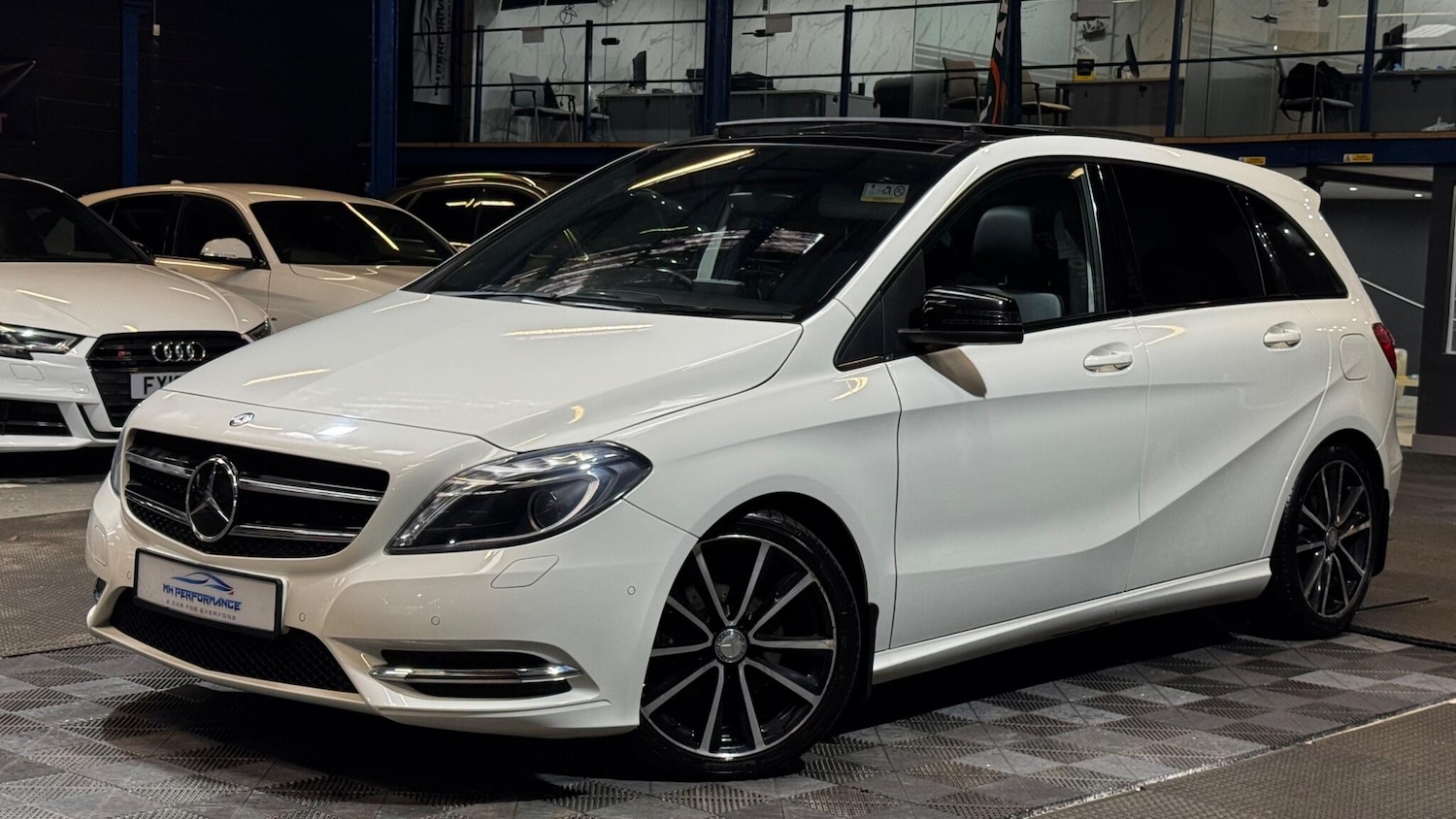 Used Mercedes-Benz B Class 2014 for sale - 77411563: Photo 29