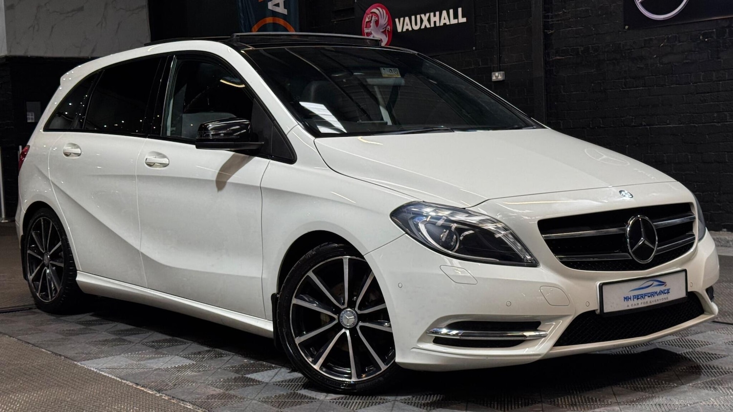 Used Mercedes-Benz B Class 2014 for sale - 77411563: Photo 3