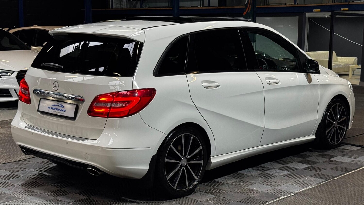 Used Mercedes-Benz B Class 2014 for sale - 77411563: Photo 35