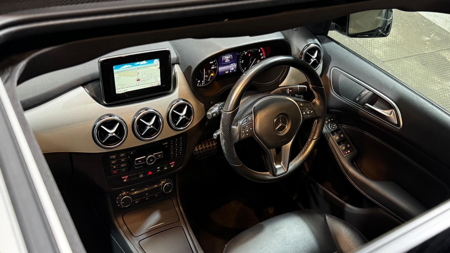 Used Mercedes-Benz B Class 2014 for sale - 77411563: Photo 5