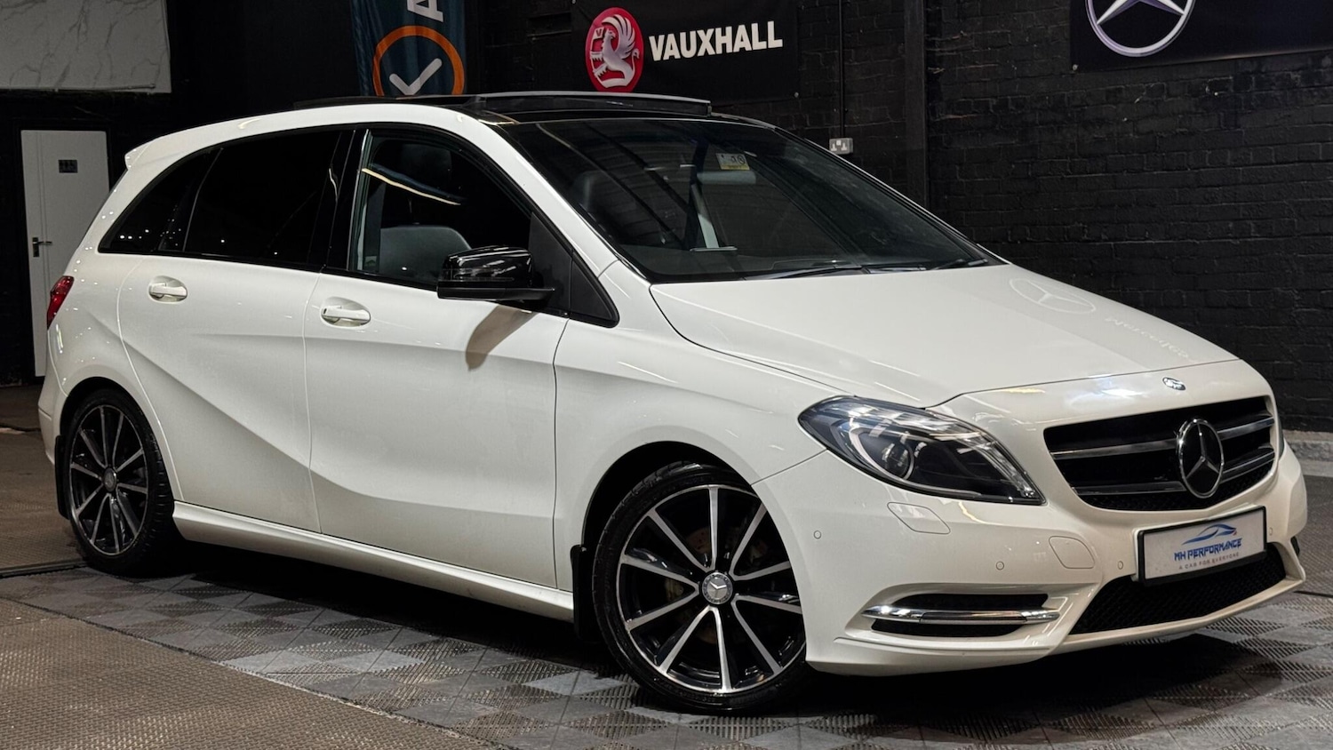 Used Mercedes-Benz B Class 2014 for sale - 77411563: Photo 51