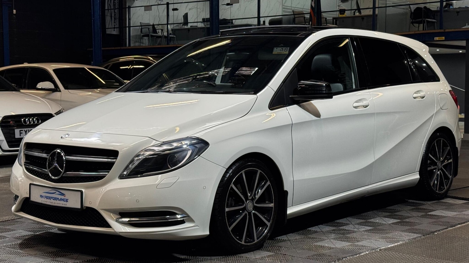 Used Mercedes-Benz B Class 2014 for sale - 77411563: Photo 61