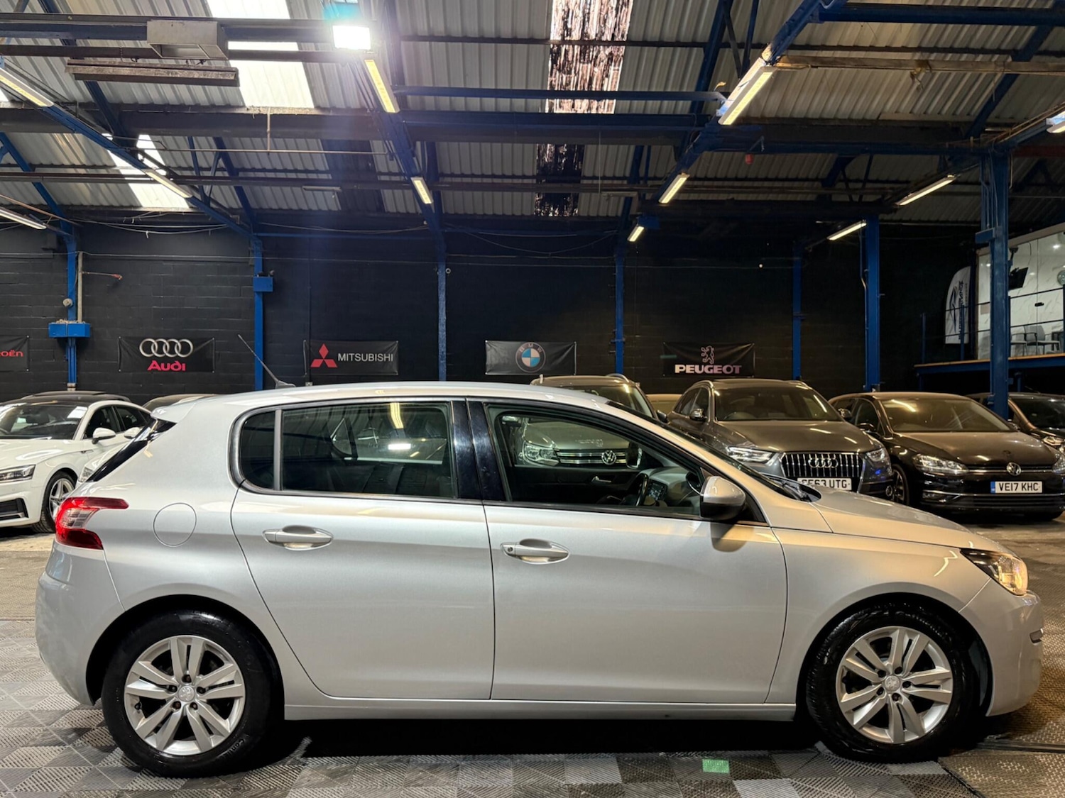 Used Peugeot 308 2015 for sale - 76152767: Photo 10
