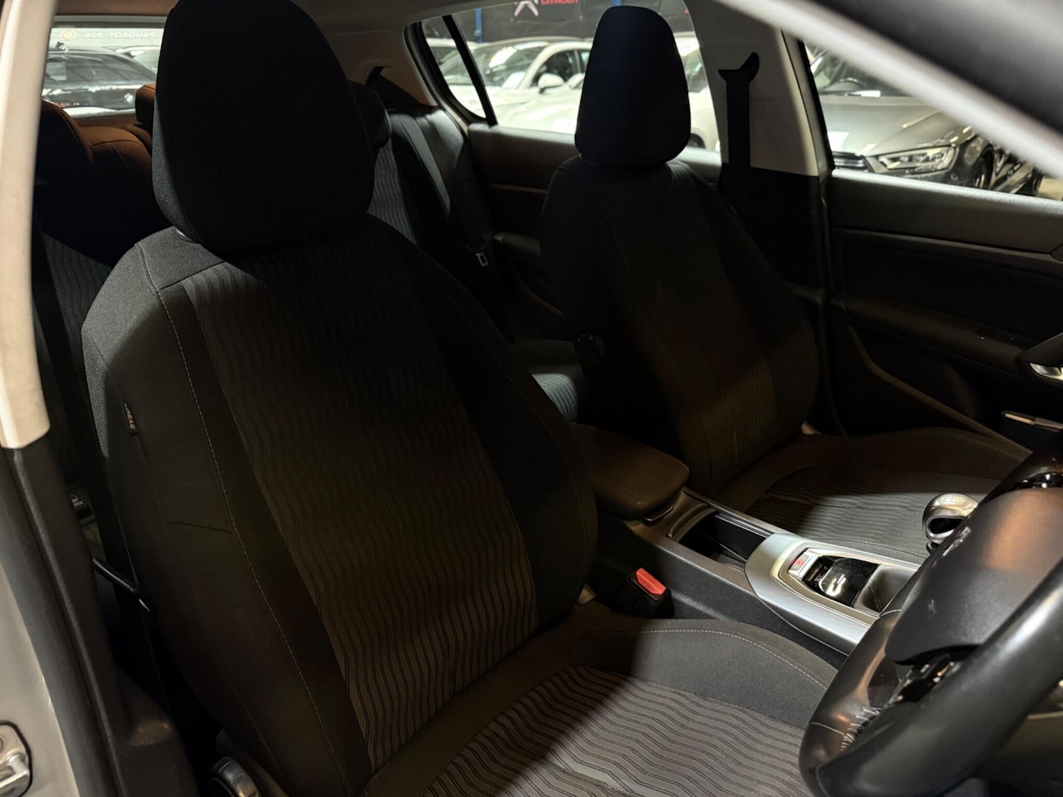 Used Peugeot 308 2015 for sale - 76152767: Photo 11