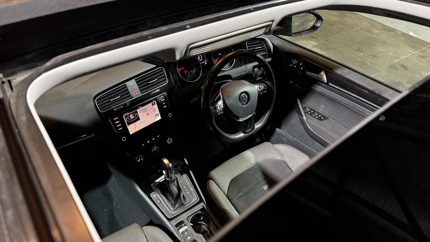 Used Volkswagen Golf 2016 for sale - 77468557: Photo 33