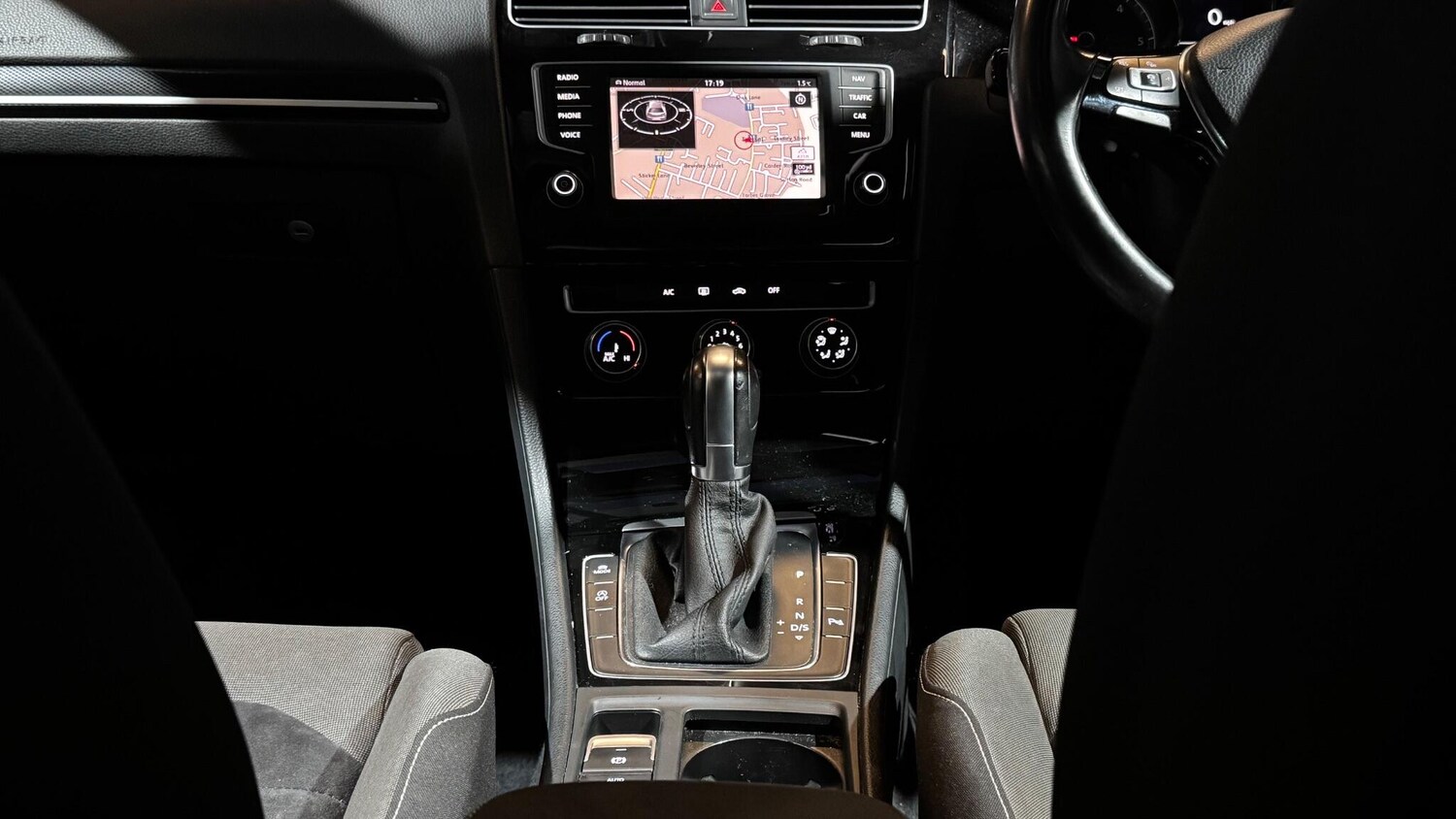 Used Volkswagen Golf 2016 for sale - 77468557: Photo 35