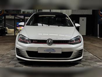 Used Volkswagen Golf 2015 for sale - 77400393: Photo