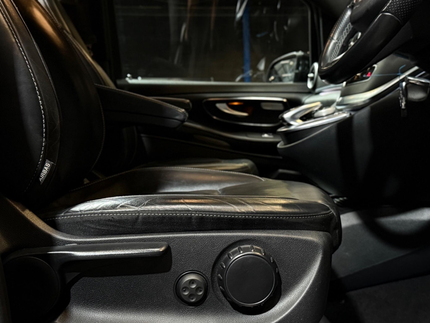 Used Mercedes-Benz V-Class 2019 for sale - 76239864: Photo 53