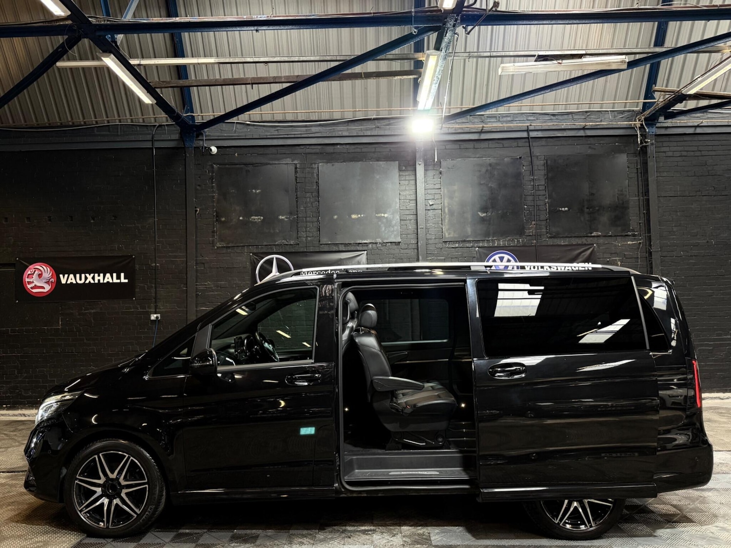 Used Mercedes-Benz V-Class 2019 for sale - 76239864: Photo 6