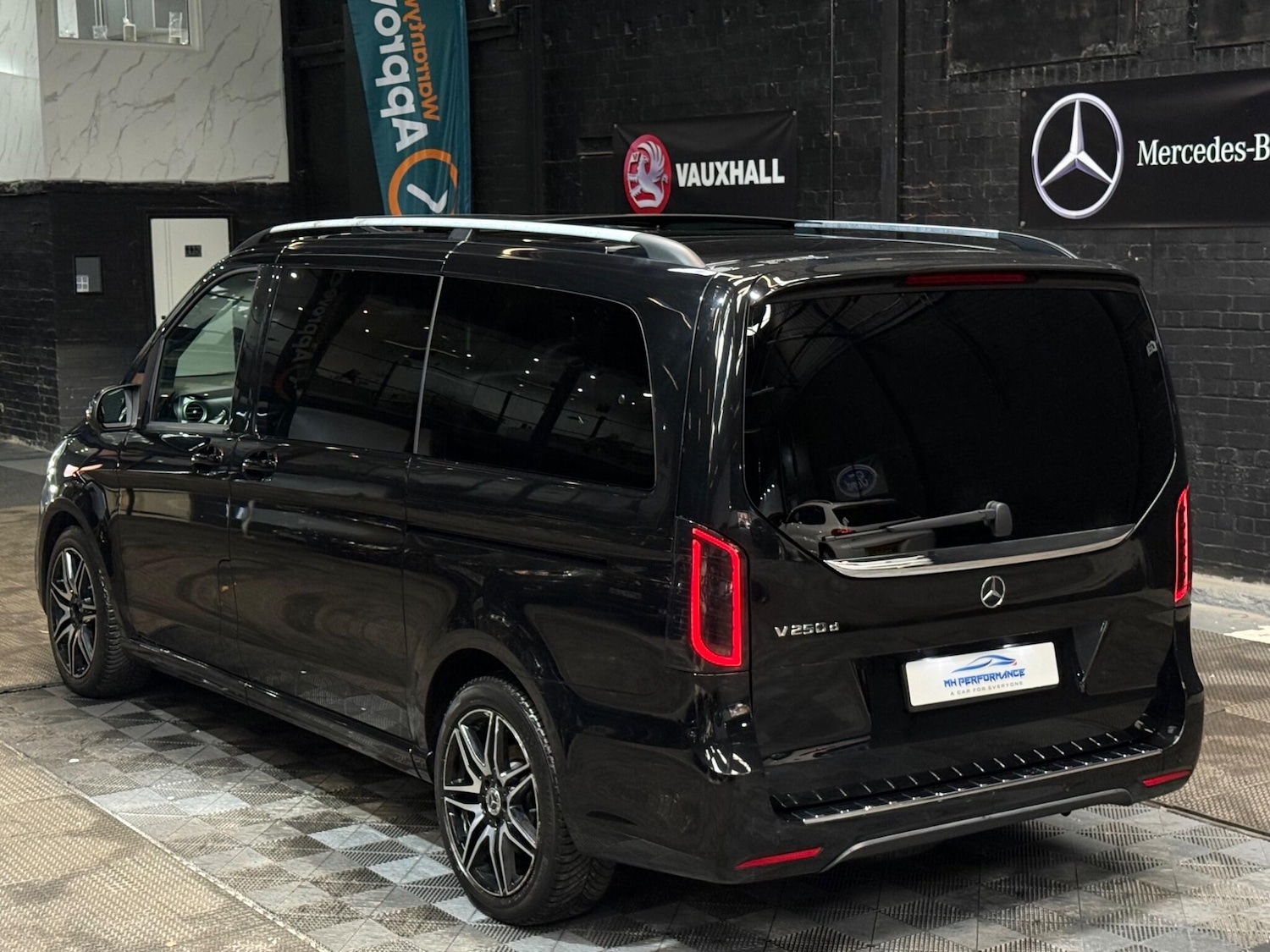 Used Mercedes-Benz V-Class 2019 for sale - 76239864: Photo 64