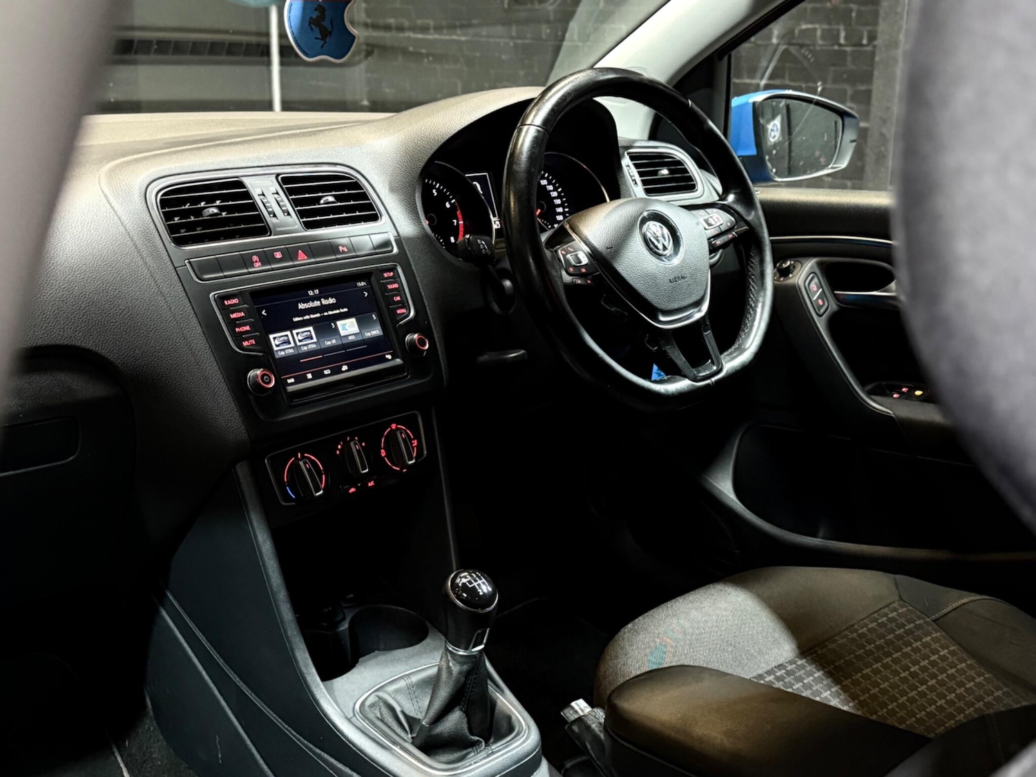 Used Volkswagen Polo 2015 for sale - 76513214: Photo 31