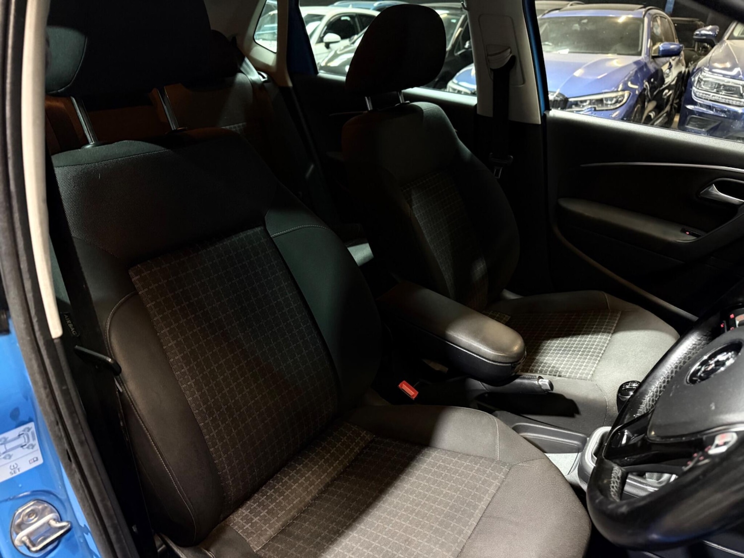 Used Volkswagen Polo 2015 for sale - 76513214: Photo 33