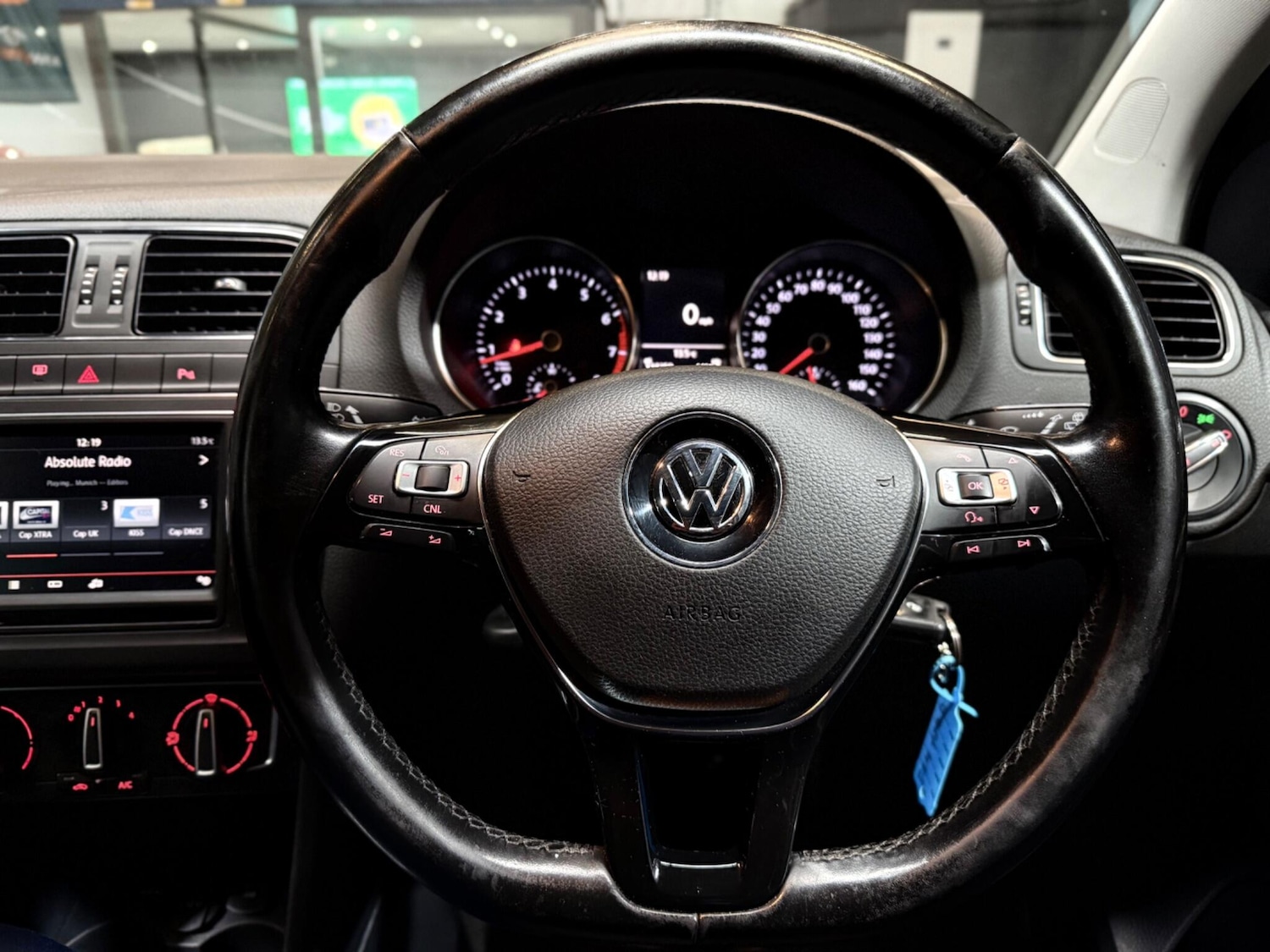 Used Volkswagen Polo 2015 for sale - 76513214: Photo 35