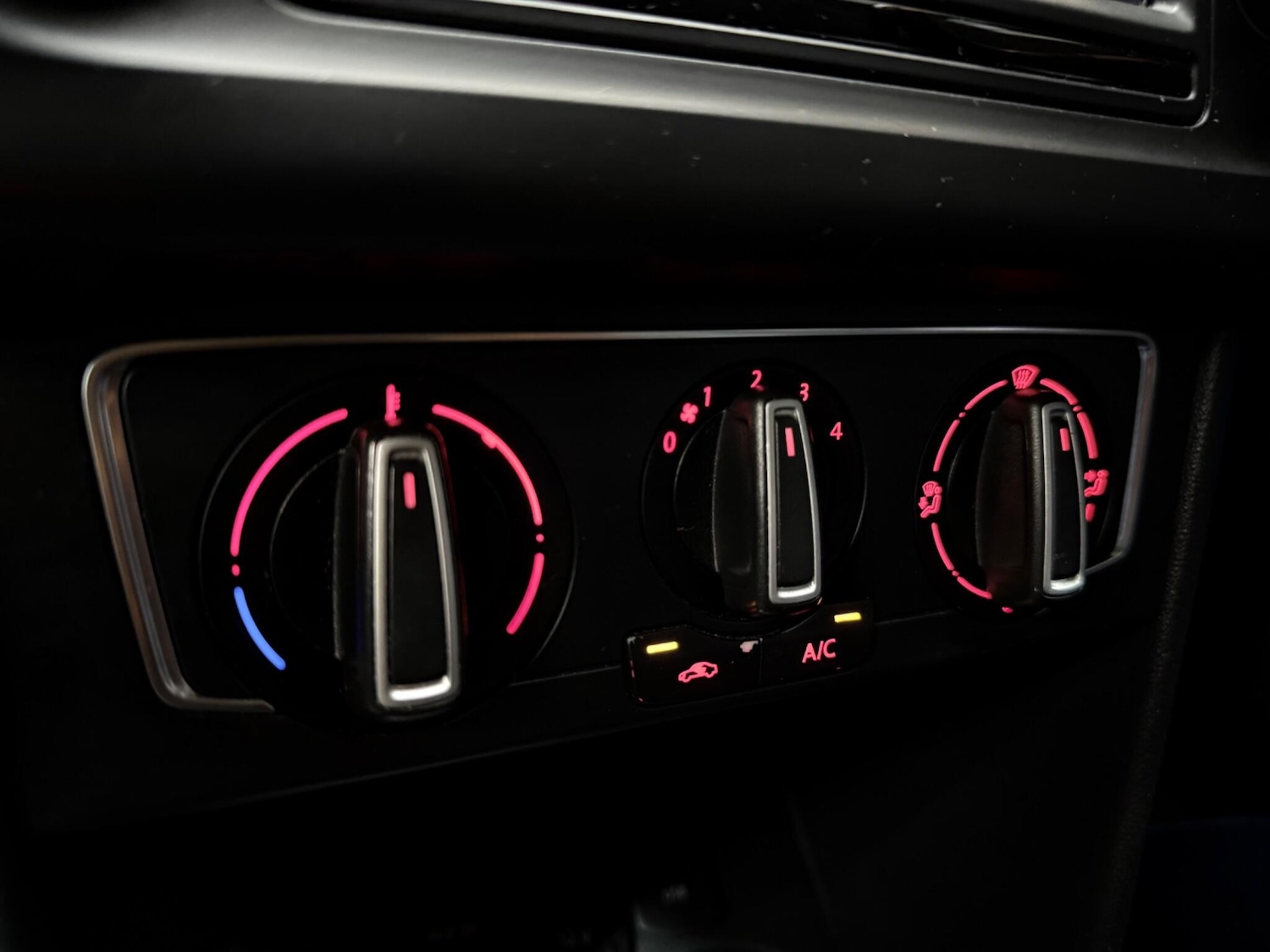 Used Volkswagen Polo 2015 for sale - 76513214: Photo 41