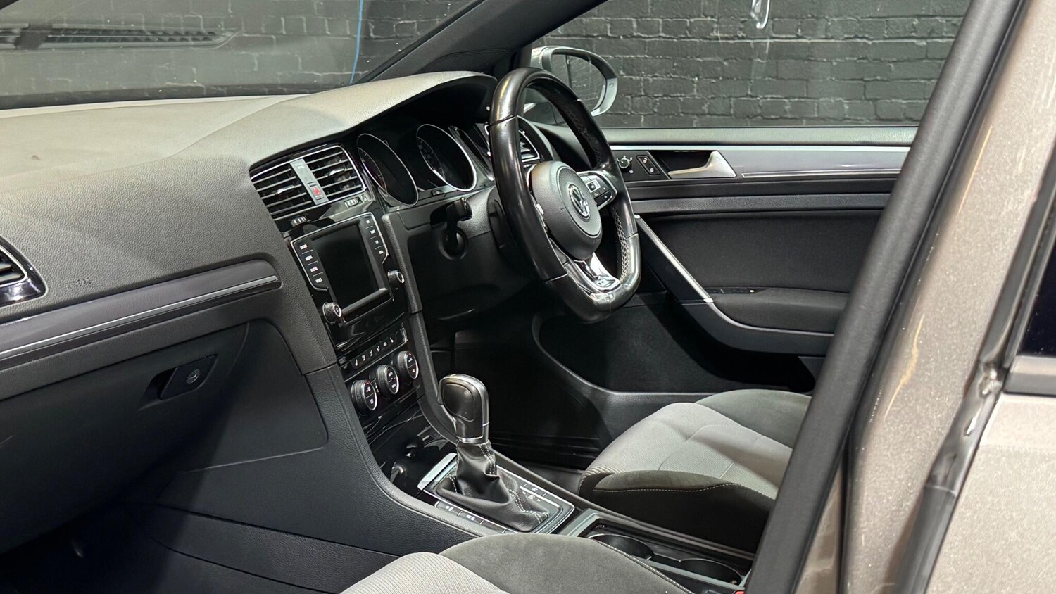 Used Volkswagen Golf 2016 for sale - 77839076: Photo 17