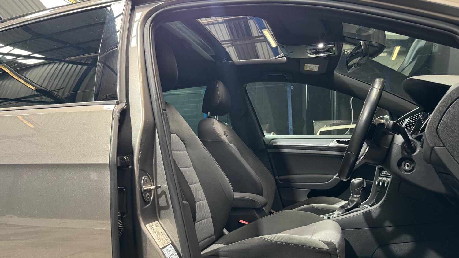 Used Volkswagen Golf 2016 for sale - 77839076: Photo 29