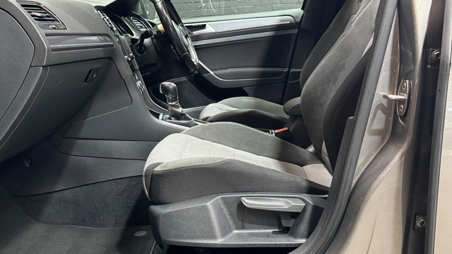 Used Volkswagen Golf 2016 for sale - 77839076: Photo 51