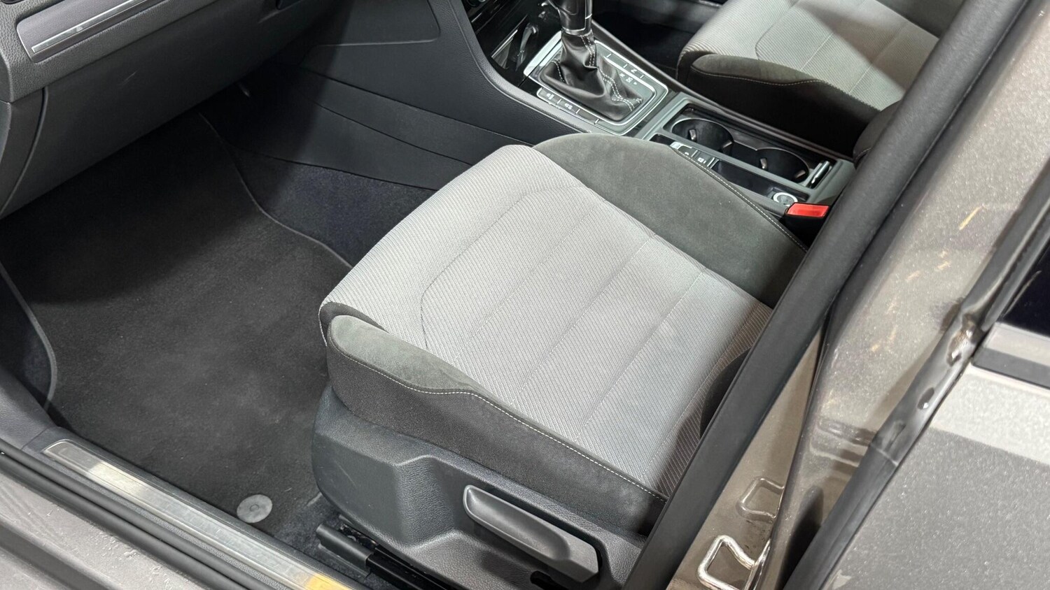 Used Volkswagen Golf 2016 for sale - 77839076: Photo 55